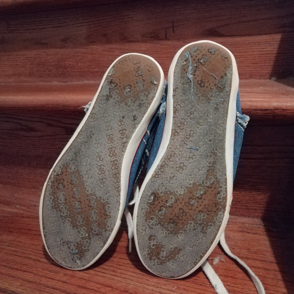 GUESS Trainers - Picture 5 of 5